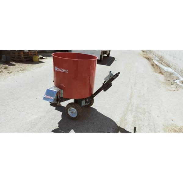 Kurtsan Animal Bedding Lime or Sawdust Spreading Machine
