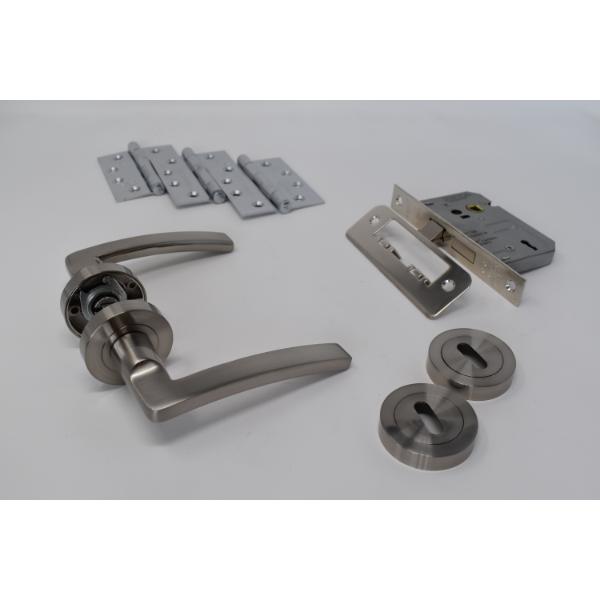 Carlisle Brass Ultimate Door Pack Ta Vra Lever On Rose, Lock, 2 Esc With 3 Hinges Sn