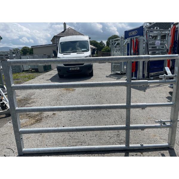 5 -Bar Spring Latch Gates With Flat Hangers