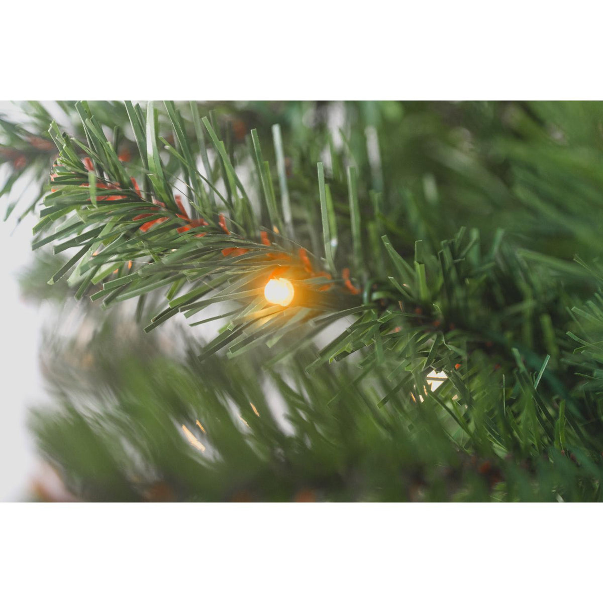 7.5ft 225cm) Frosted Kenmare Slim Pre lit Tree with 300 Warm White LED