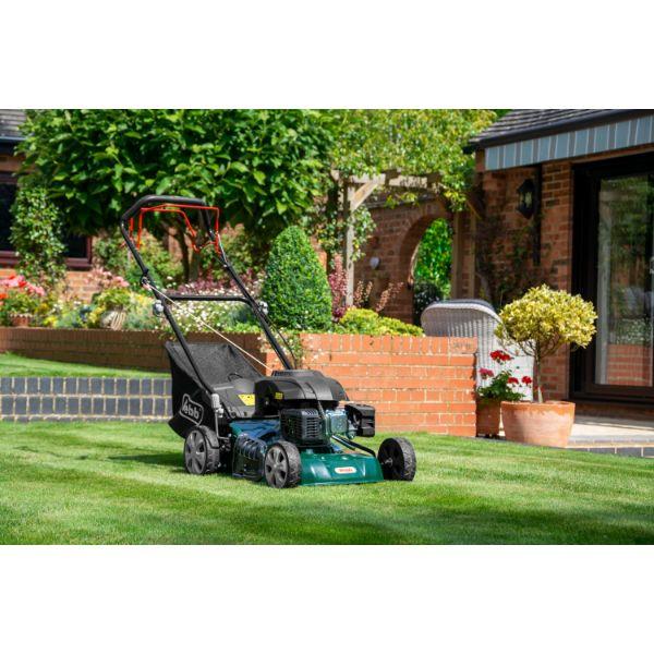 WEBB Classic Self Propelled Petrol Lawnmower 141CC 46CM (18")