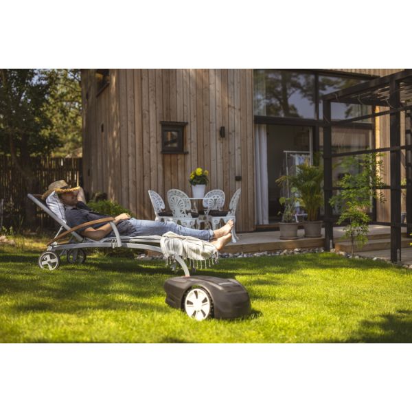 Greenworks 750m2 Robot Lawnmower