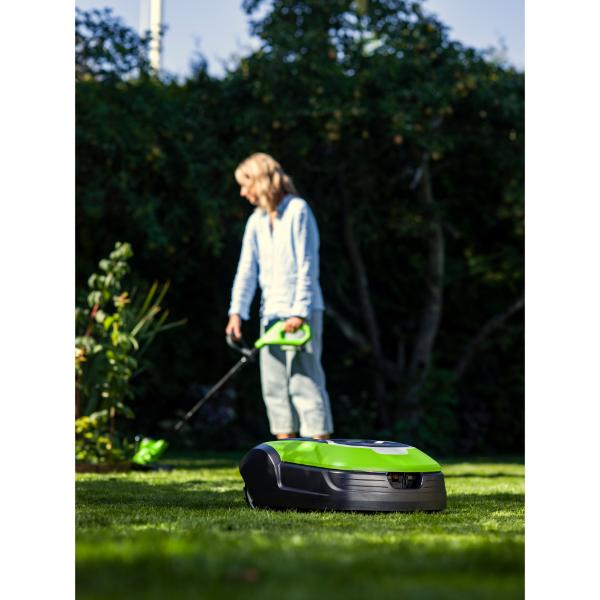 Greenworks 1500m2 Robot Lawnmower