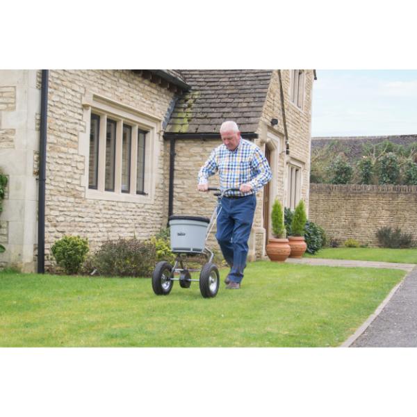 The Handy 23kg (50lb) Broadcast Spreader