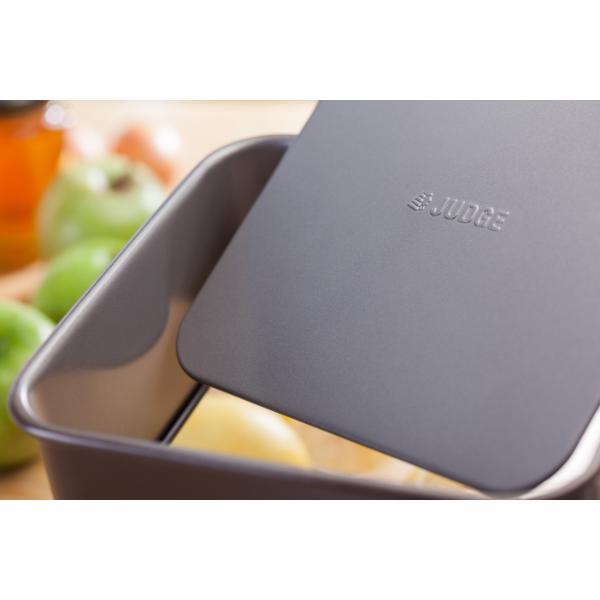 Judge Bakeware 9"/23cm Square Cake Tin Loose Base Non-Stick