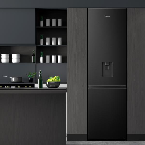 Hisense RB435N4WFE 60cm 336L 60/40 Frost Free Fridge Freezer - 2m Height E Rated | Black