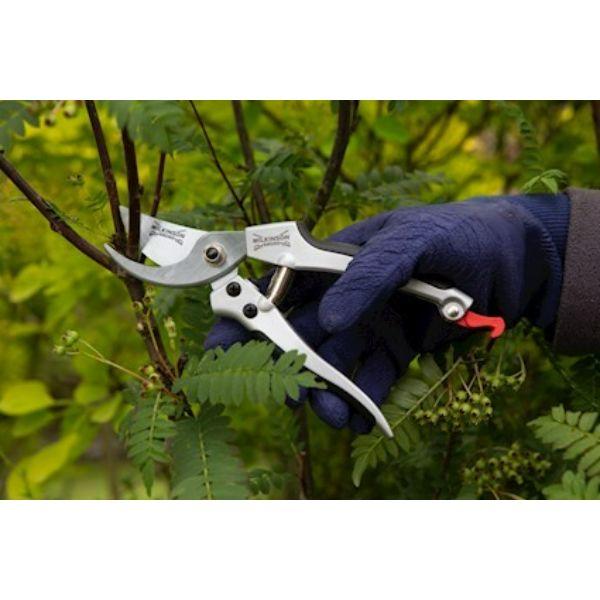 The Wilkinson Sword Deluxe Boxed Bypass Pruner
