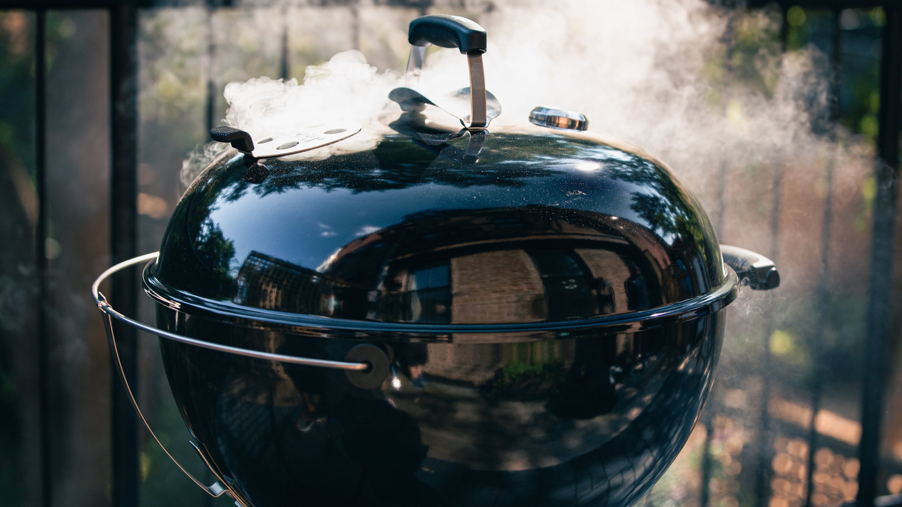 Our BBQ Buying Guide: 6 Things You Must Know Before You Choose a New Grill!