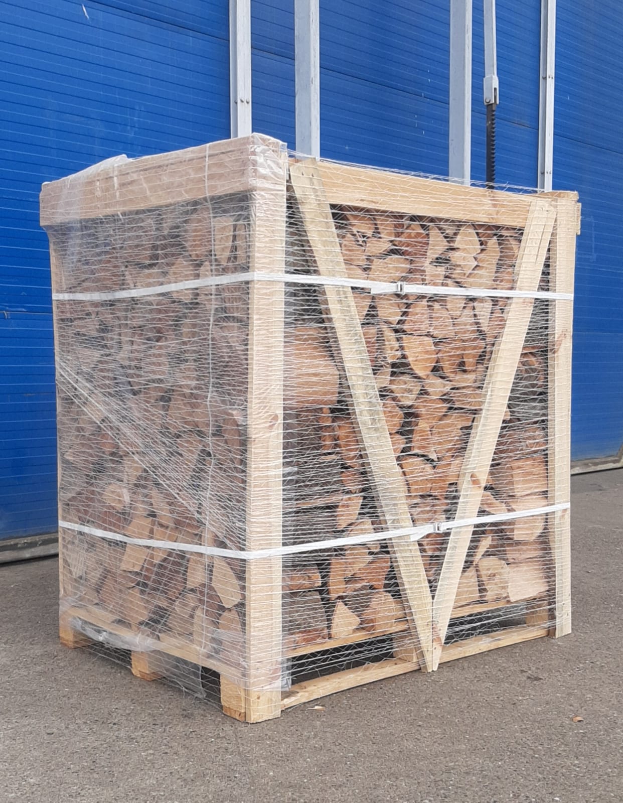 Crate of Kiln Dried Beech Firewood 25cm 1.1M3