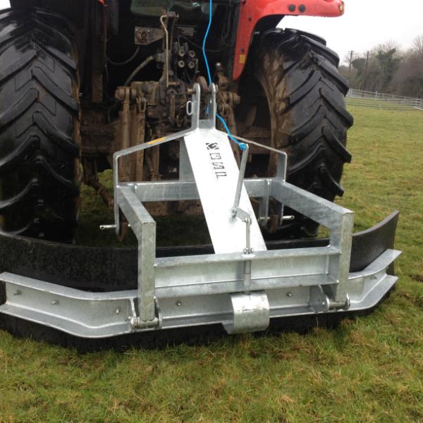 Gibney Galvanised Yard Scraper