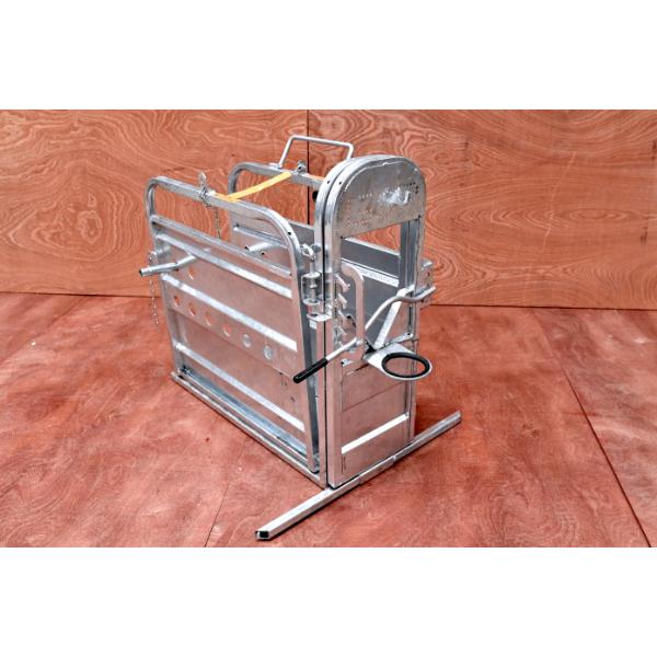 Gibney Calf Dehorn Crate No Wheels(Front Opening)