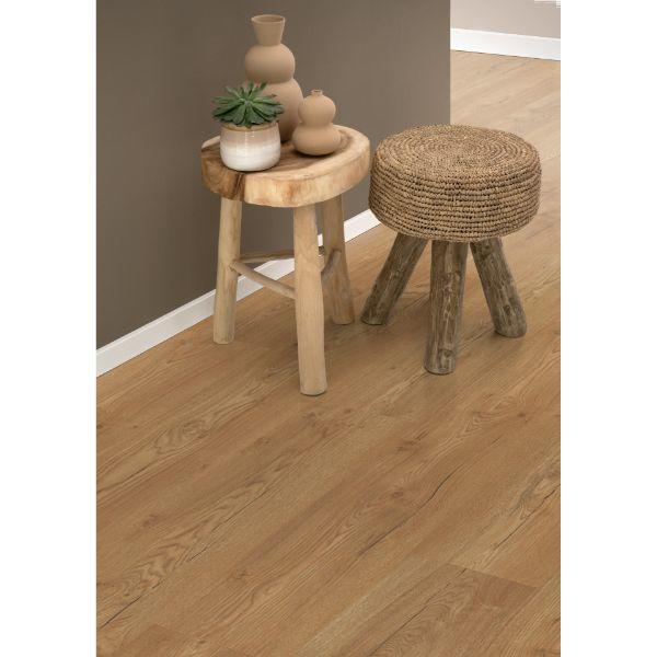 Canadia Olchon Oak Honey Aqua Large 8mm AC4 Flooring 3.03 Sq Yd Per Pack