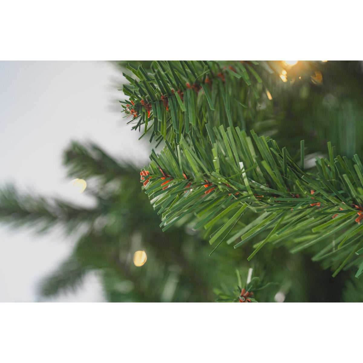 7.5ft 225cm) Frosted Kenmare Slim Pre lit Tree with 300 Warm White LED