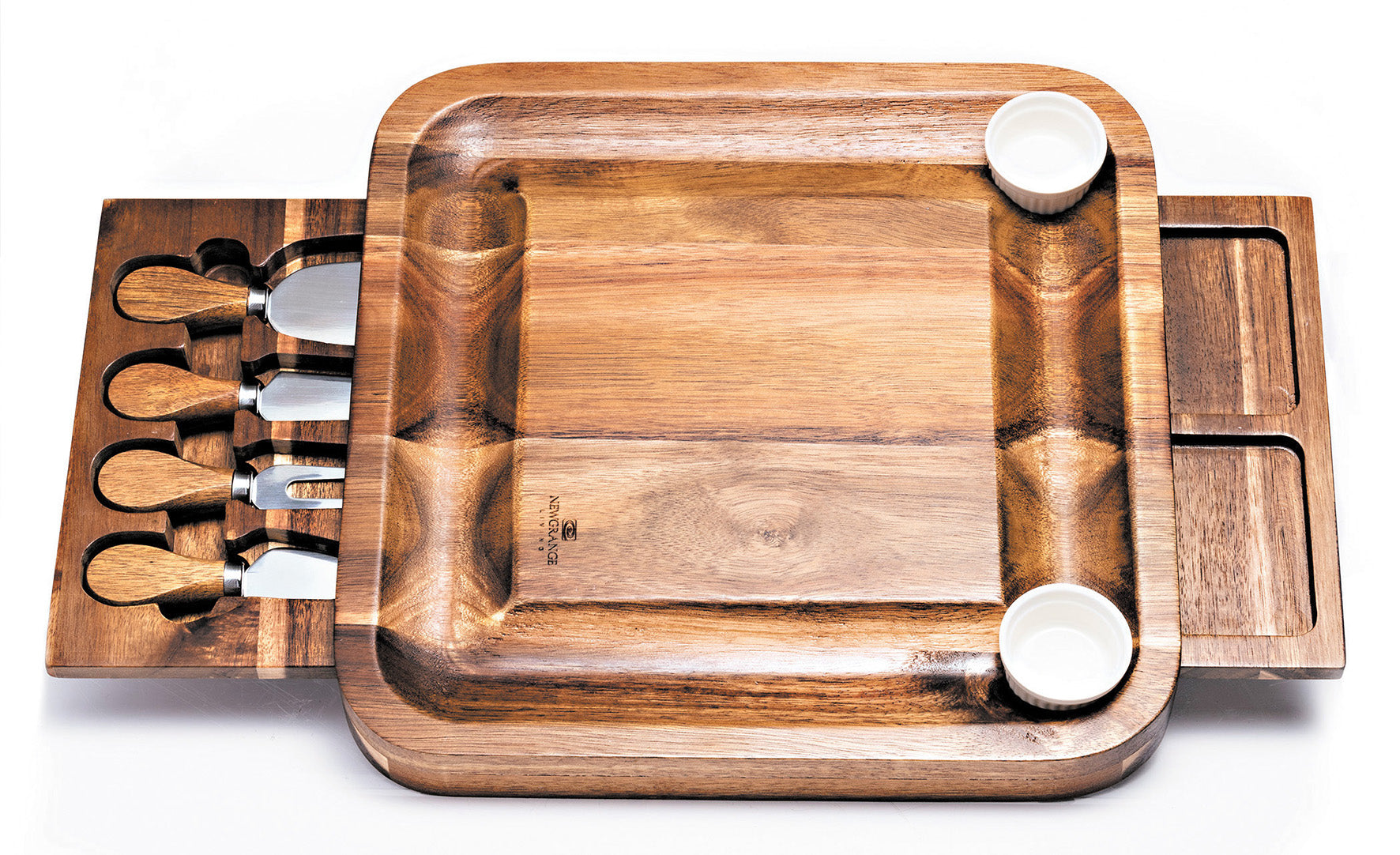 Newgrange Cheese Board Rectangular  with Dishes x 2 &amp; Knives x 4