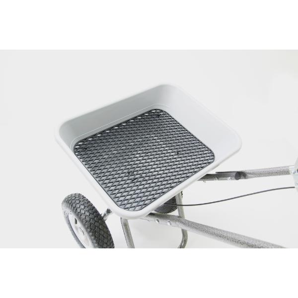 The Handy 36kg (80lb) Broadcast Spreader