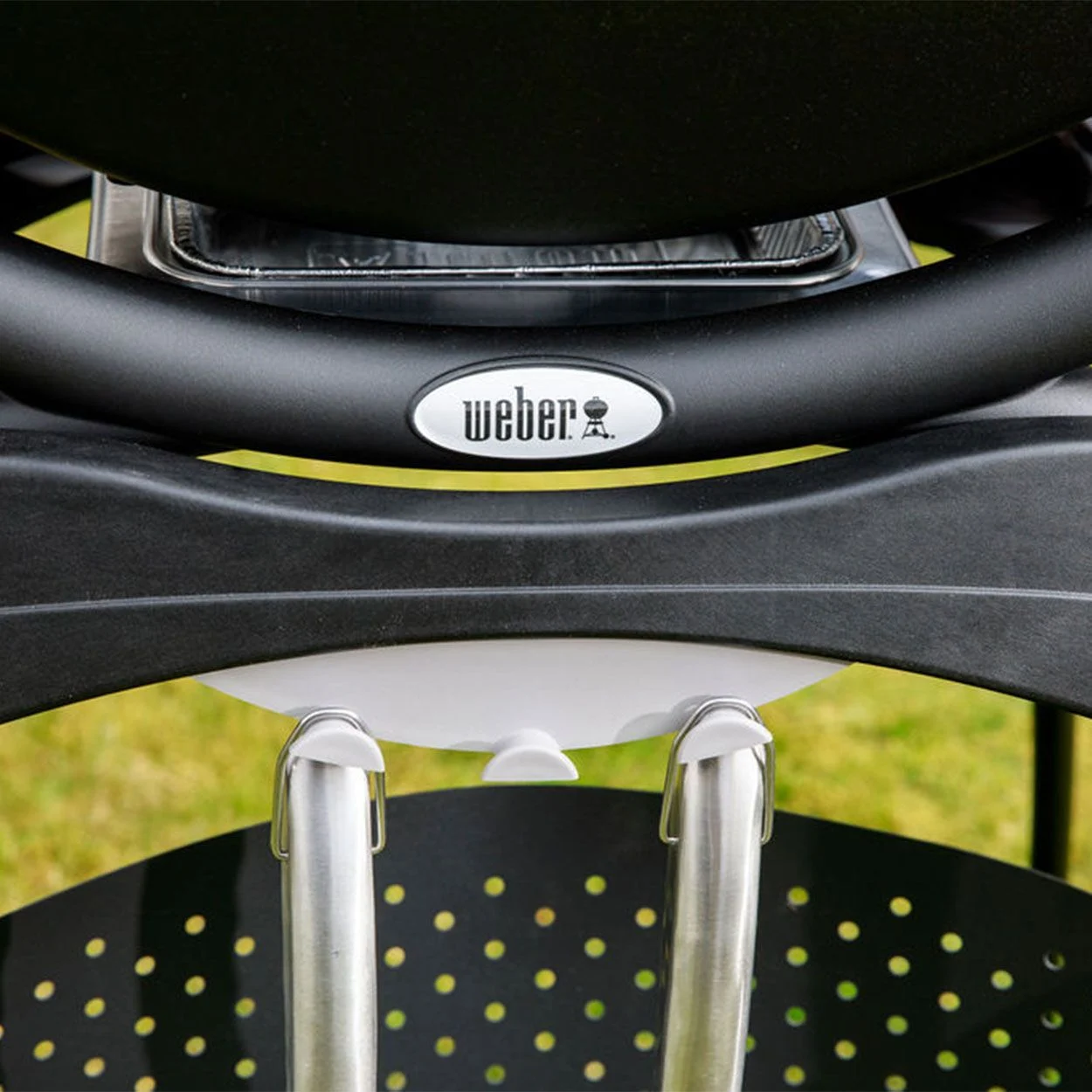 Weber Q 2000 Gas BBQ with Stand Black