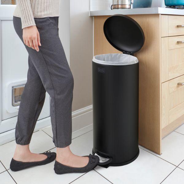 Black &amp; Decker 30L Dome Lid Pedal Bin - Matt Black