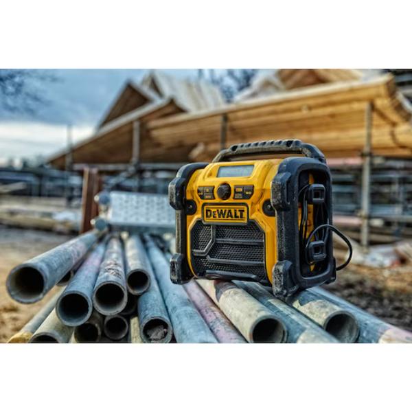 DeWalt 10.8/14.4/18V XR Compact Digital Radio