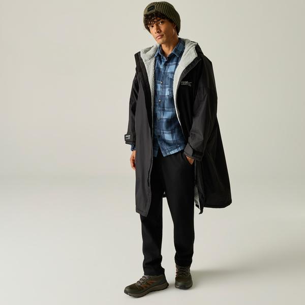 Regatta Adult Waterproof Changing Robe Black
