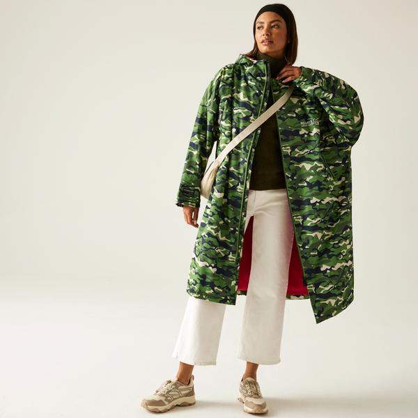 Regatta Adult Waterproof Changing Robe Cactus Camo